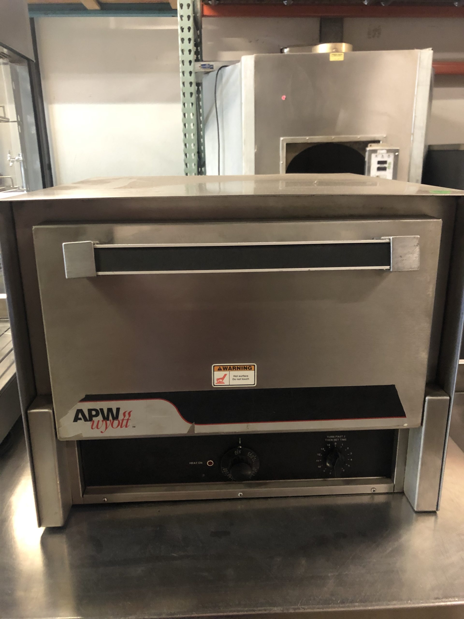 APW Pizza oven 208V Image